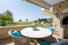 Villa di Μare by Golden Host